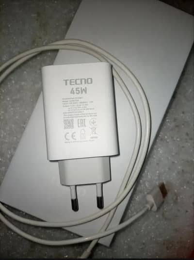 Tecno CAMON 40 Pro