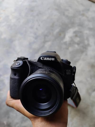 Canon 60D DSLR Camera:ph:03079161164