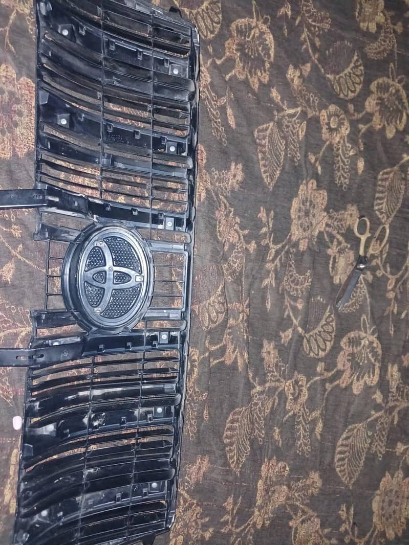 Prado front grill 1