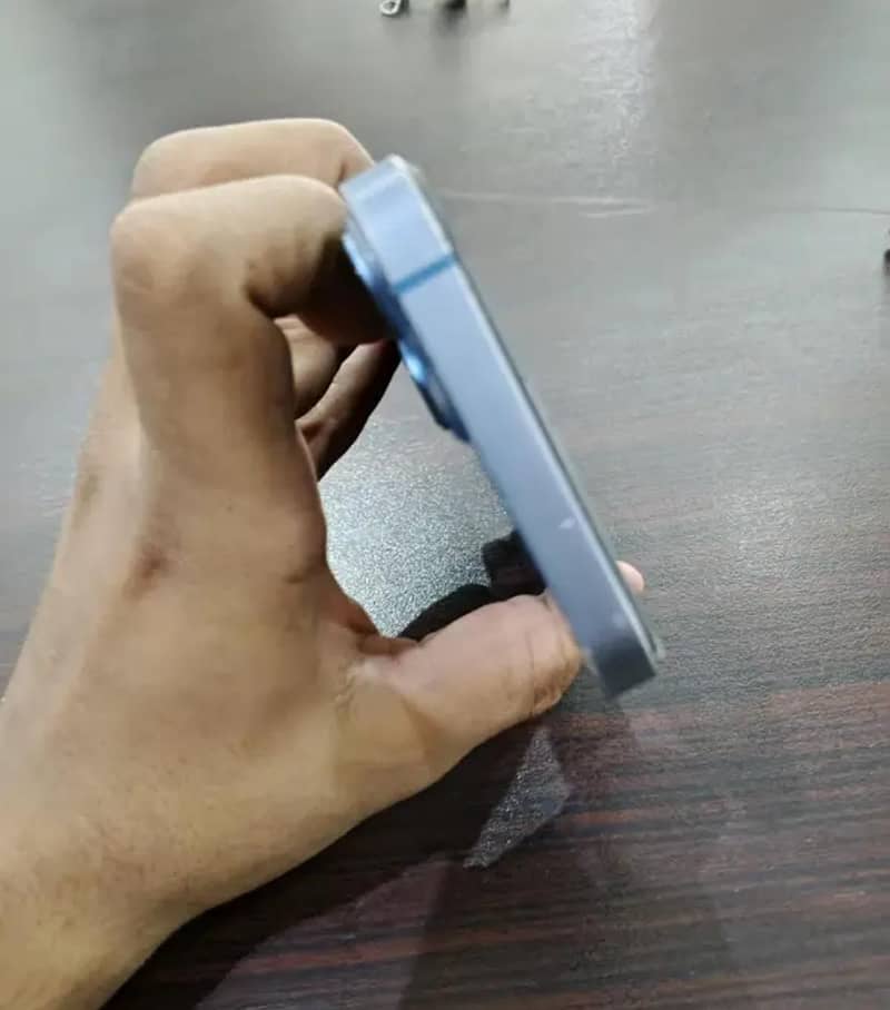 Apple iPhone 13 1