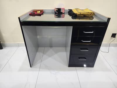 writing table with book shelf