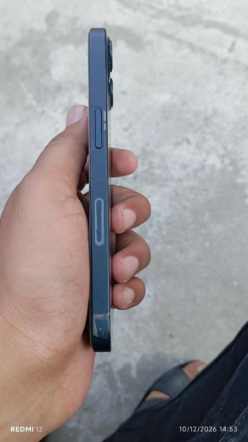 Apple iPhone 13 4