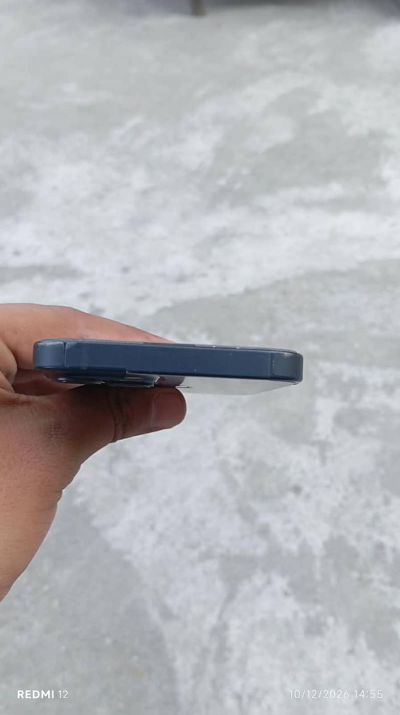 Apple iPhone 13 5