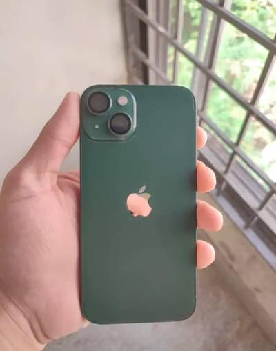 Apple iPhone 13