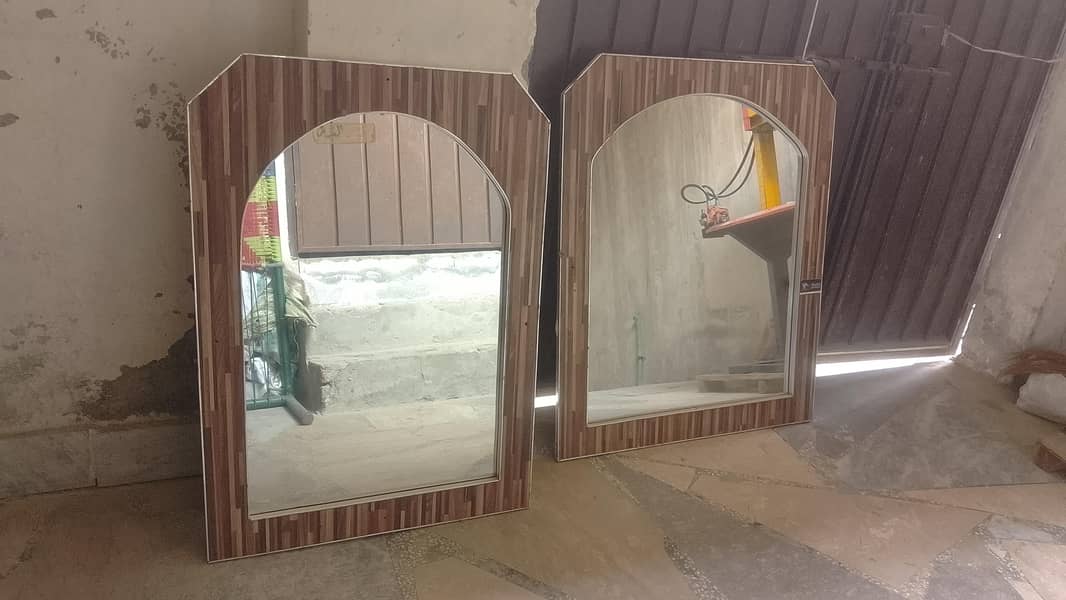 mirror 4