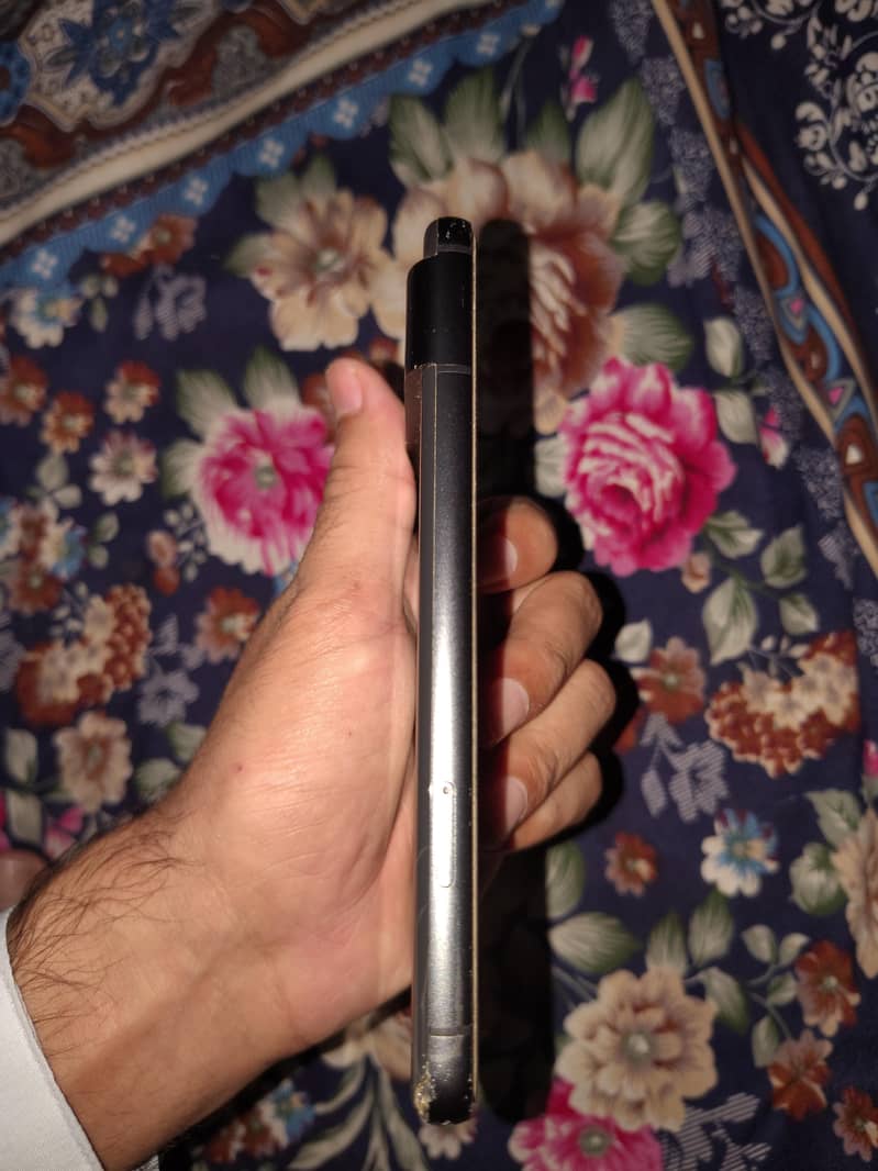 Google pixel 8 4