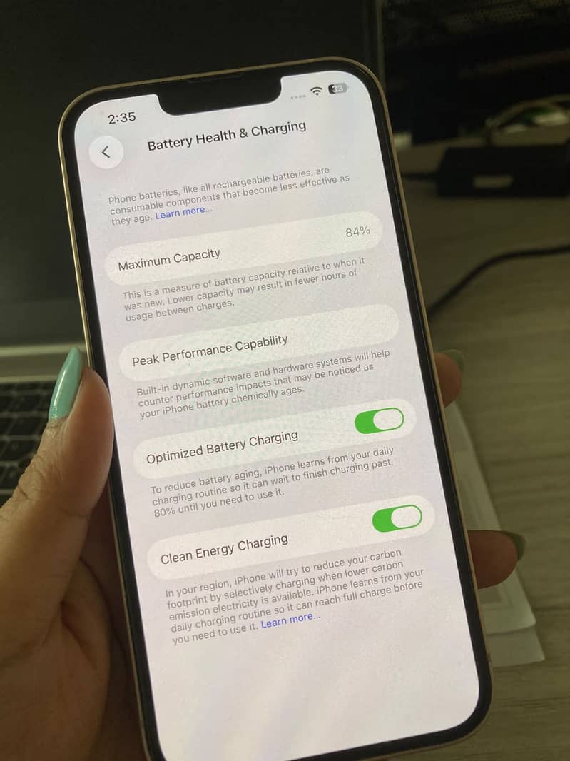 Apple iPhone 13 4