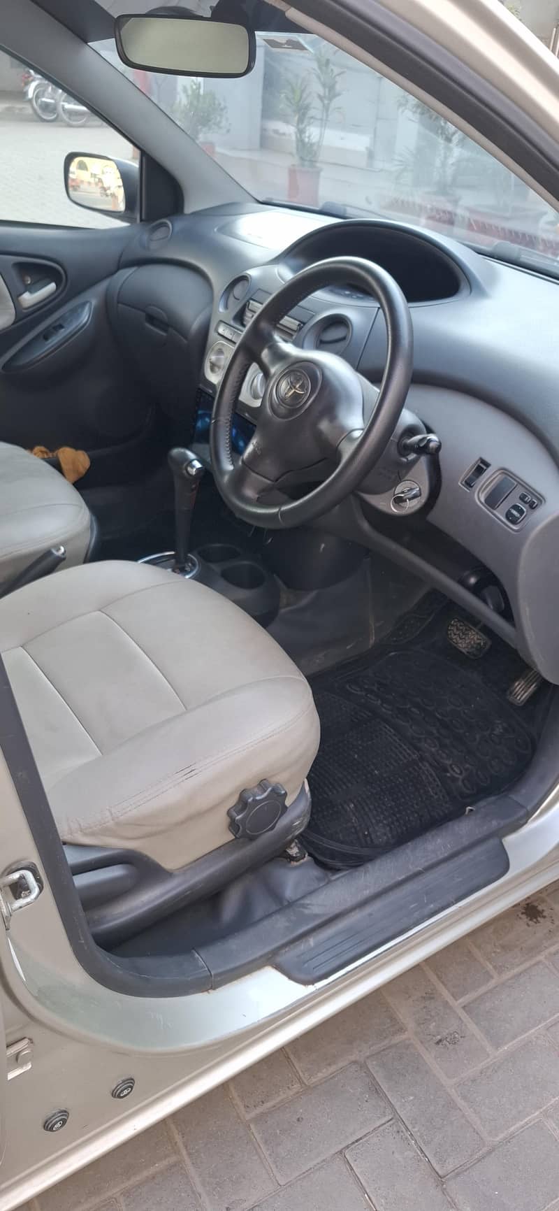 Toyta vitz 6