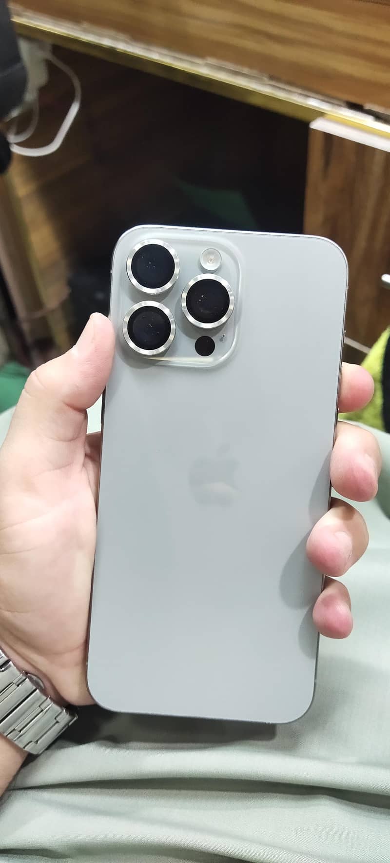 Apple iPhone 15 Pro Max 2