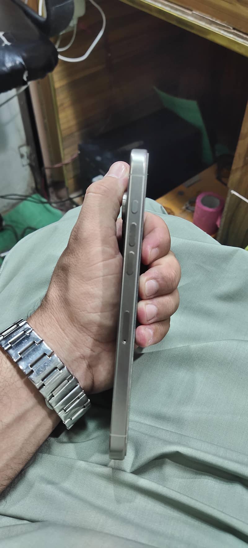 Apple iPhone 15 Pro Max 4
