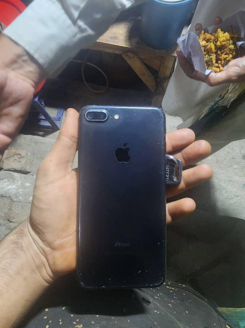 Apple iPhone 7 Plus 1