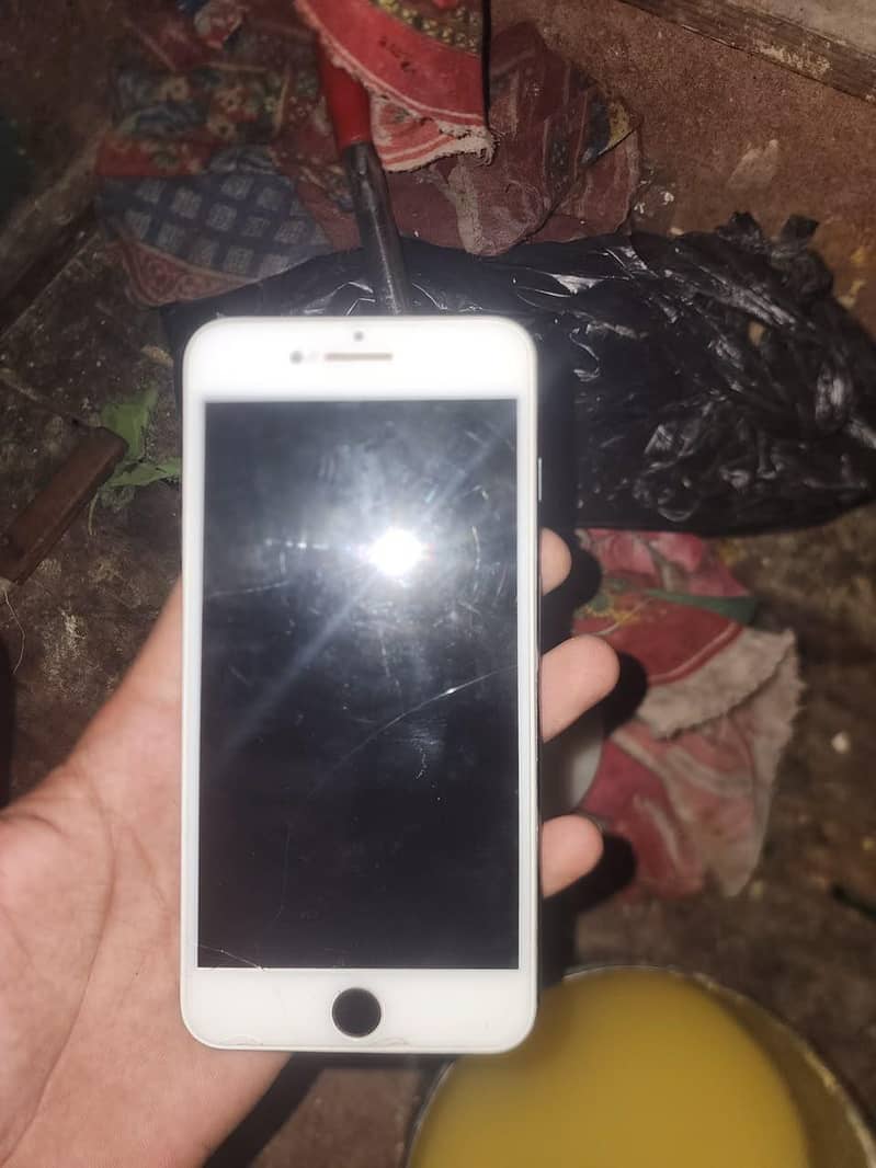 Apple iPhone 7 Plus 6