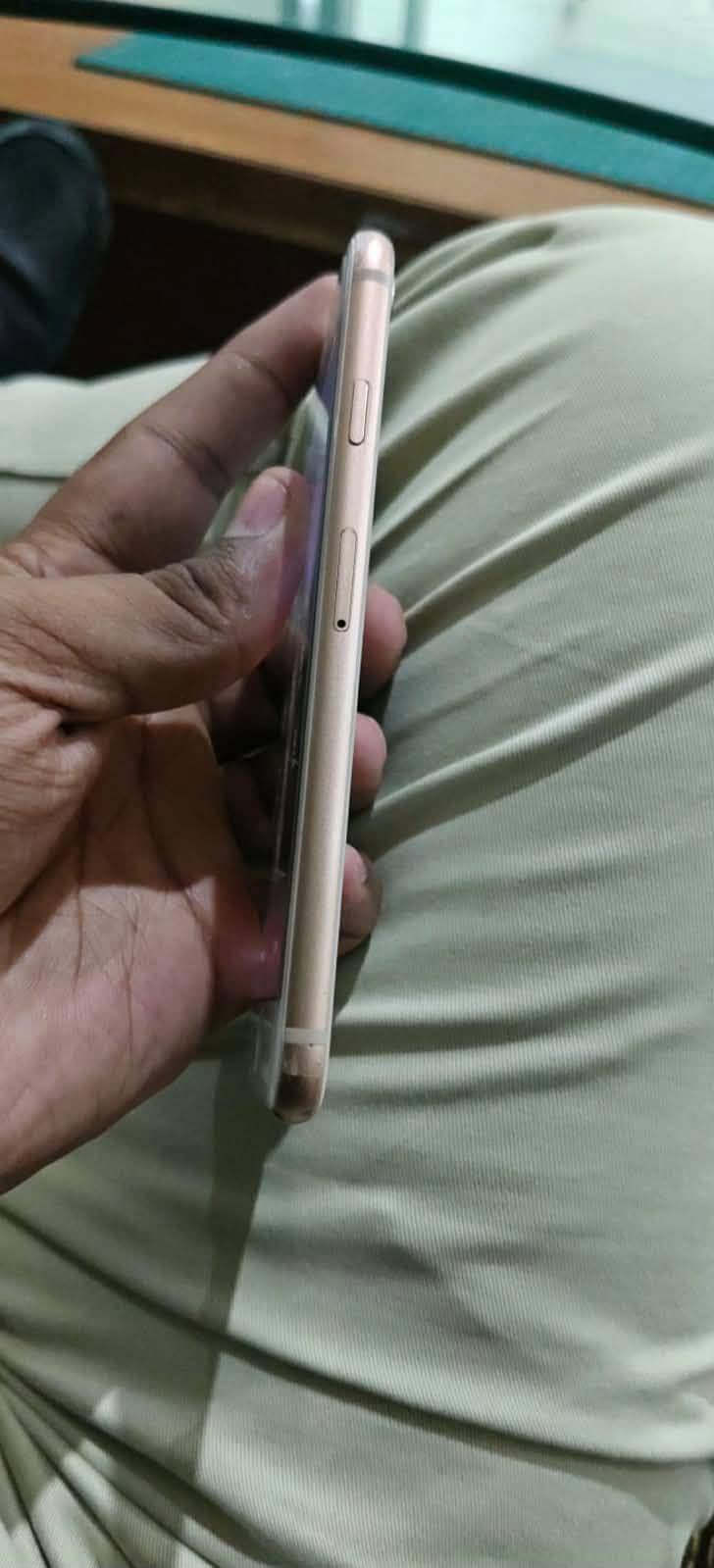 Apple iPhone 8 3