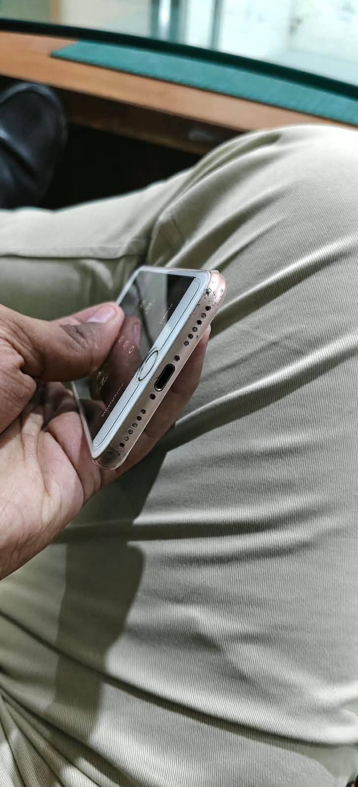 Apple iPhone 8 4
