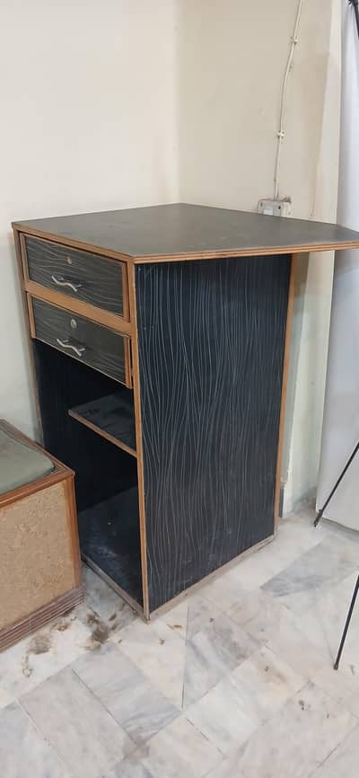 Multi-purpose wooden counter / Table for Shop,Office,or Home Use