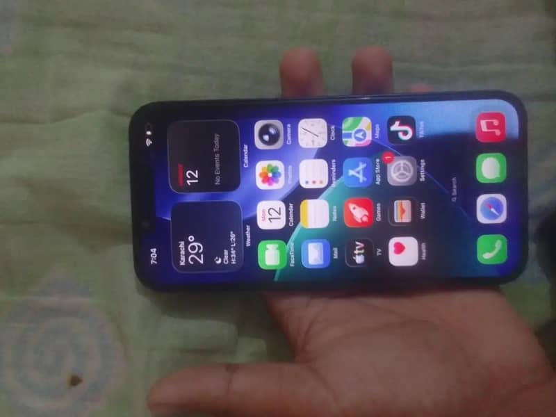 Apple iPhone 13 1