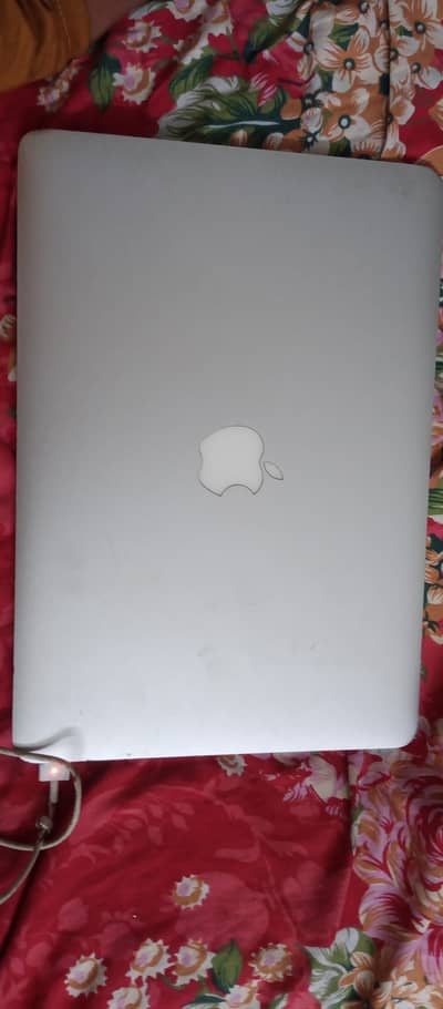 MacBook Air Mid 2012 | Core i5 | 4GB RAM | 240GB SSD