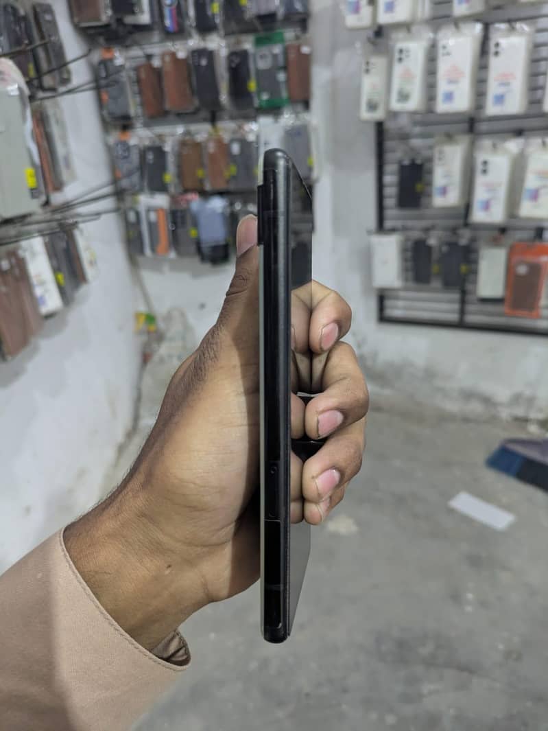 Google Pixel 6a 5