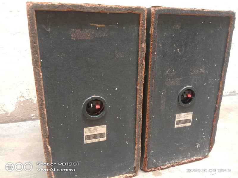 Sony speaker pair 6