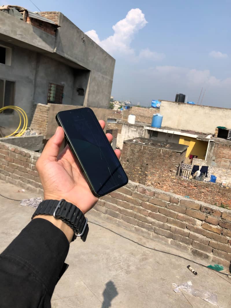 Apple iPhone 13 1