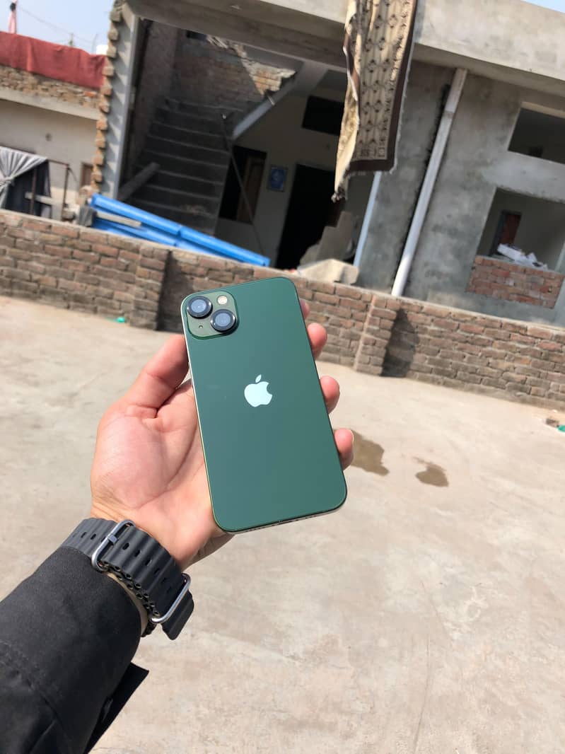 Apple iPhone 13 2