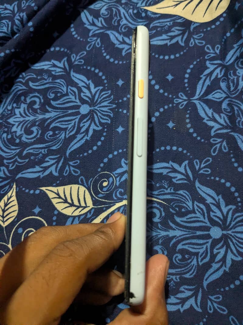 Google Pixel 4a 3