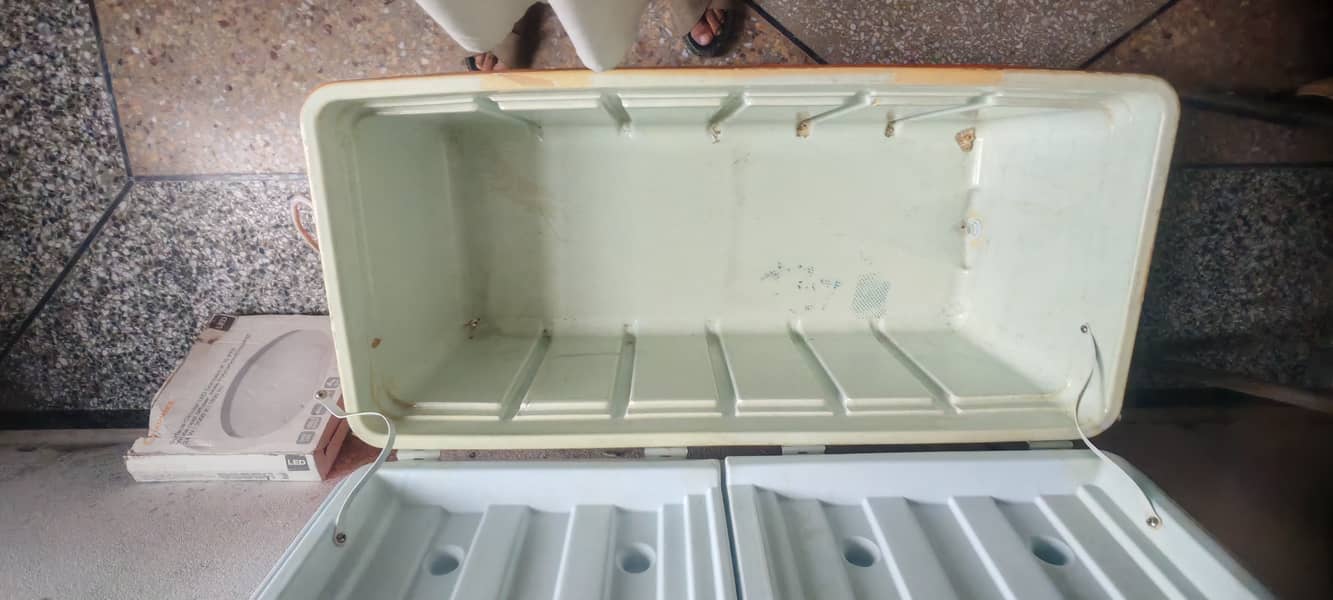 Cold storage box 1