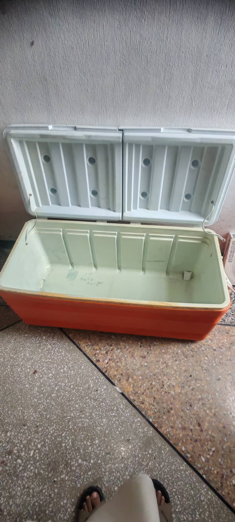 Cold storage box 2