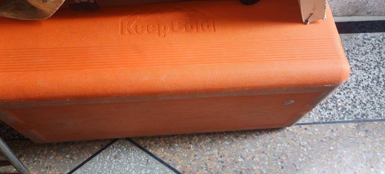 Cold storage box 5