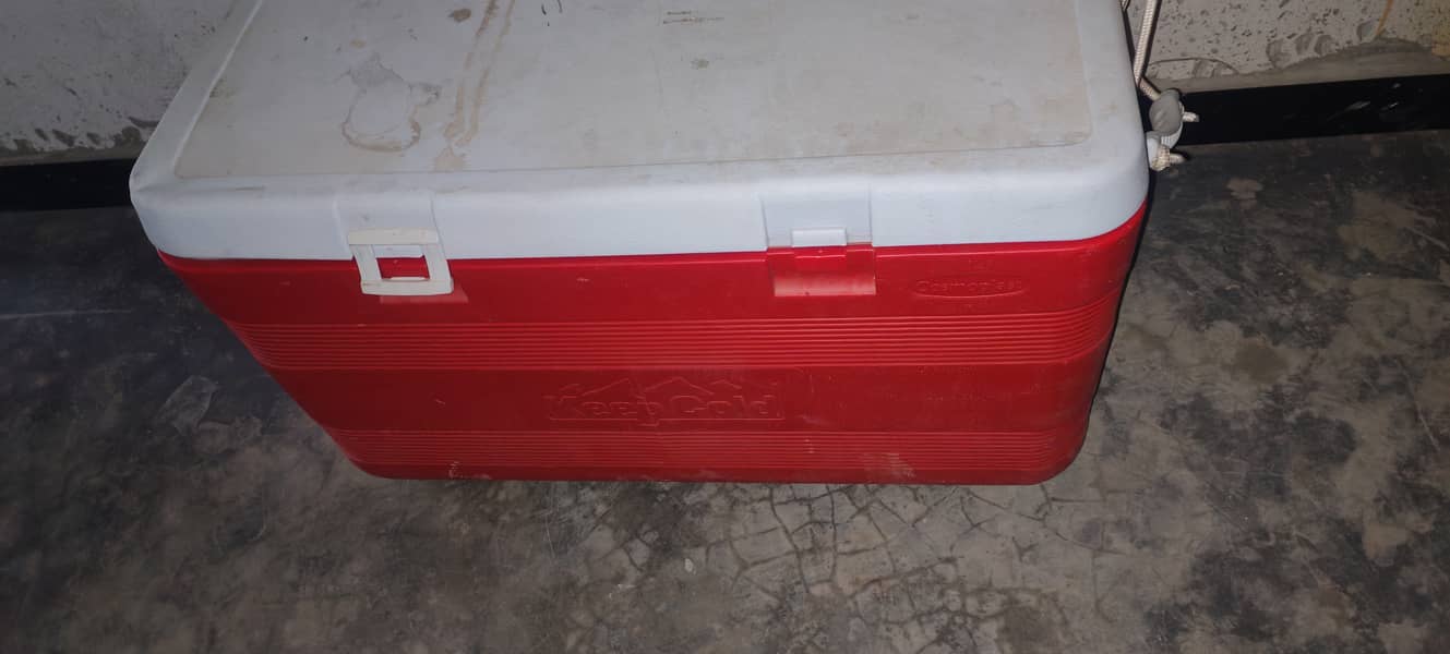 Cold storage box 7