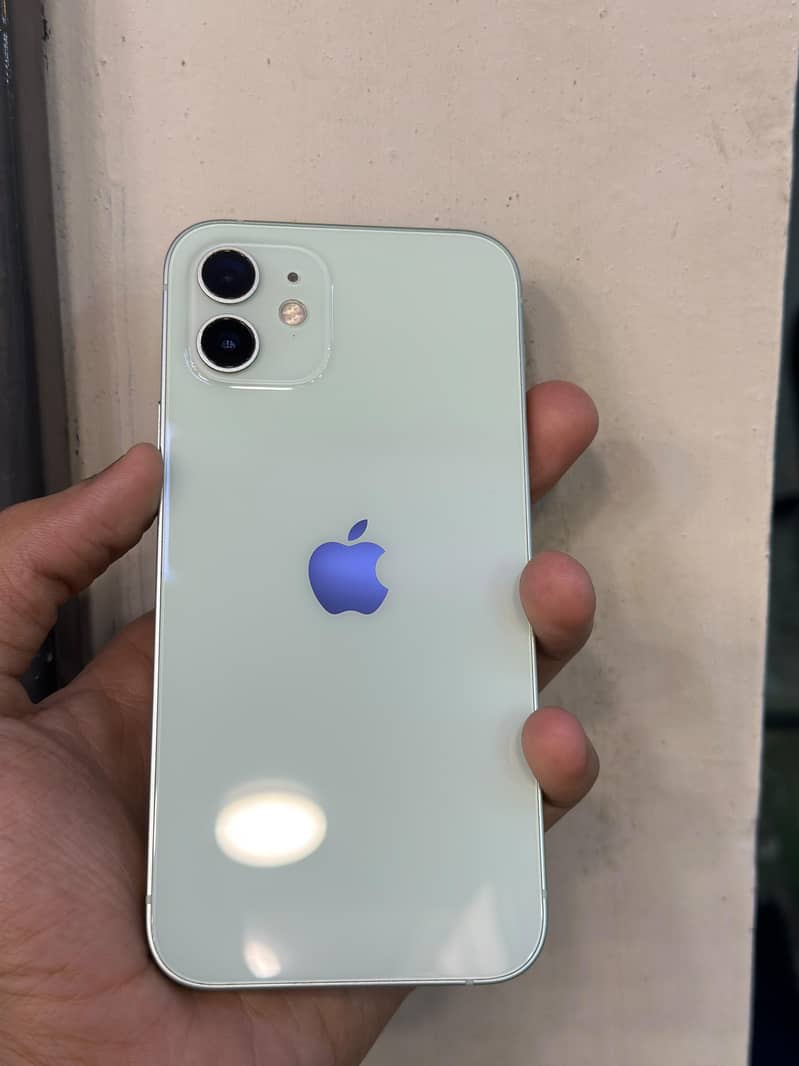 Apple iPhone 12 3