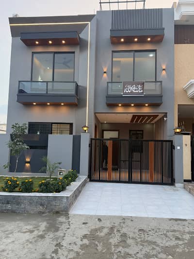 6-Marla Designer House on 60-feet Wide Road For Sale