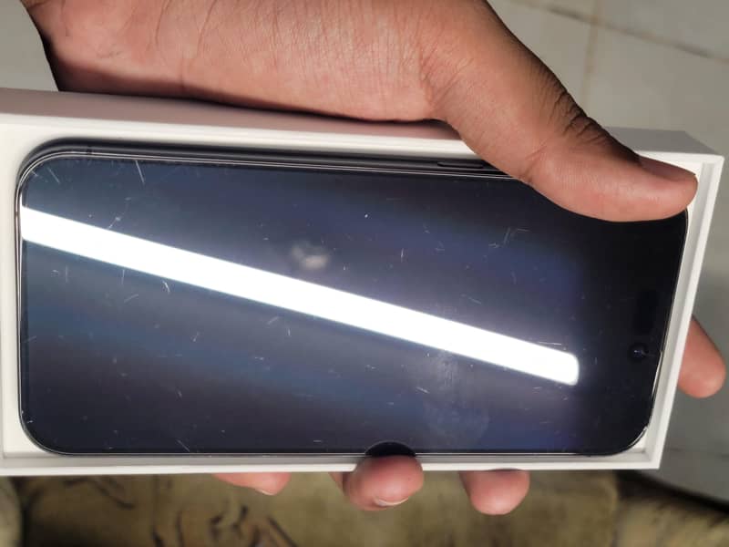 Apple iPhone 15 Pro Max 4
