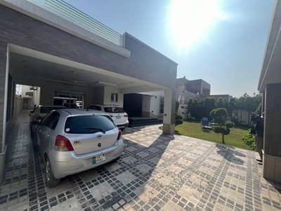 32 Marla House available for sale