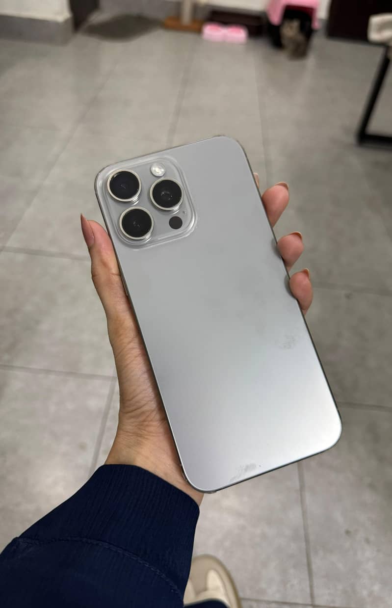 Apple iPhone 15 Pro Max 1