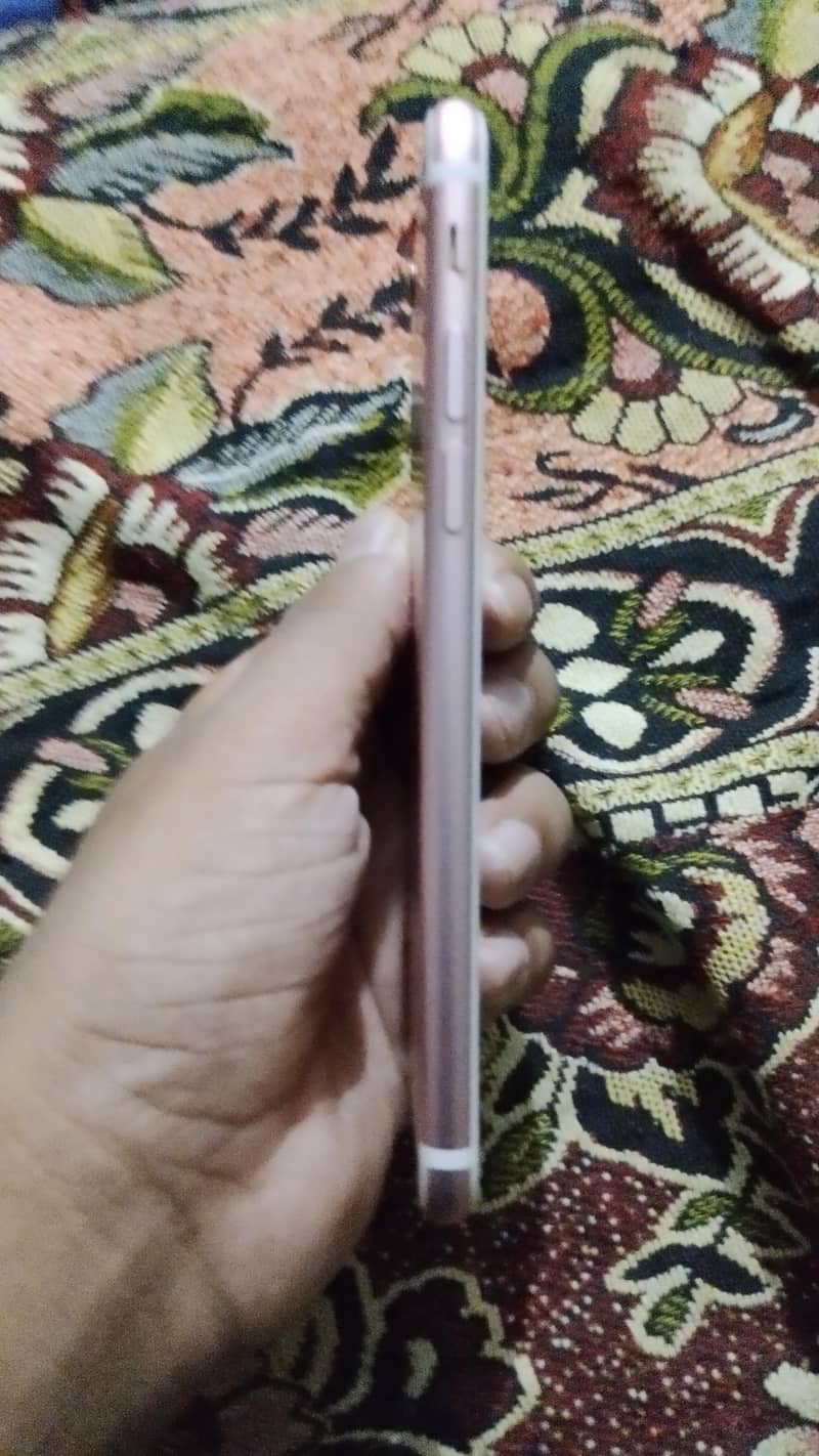 Apple iPhone 6S 1