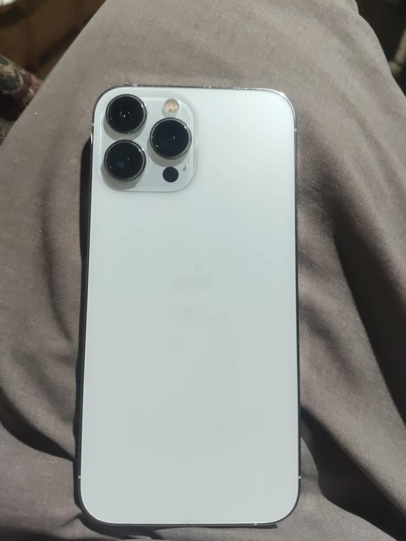 Apple iPhone 13 Pro Max 0