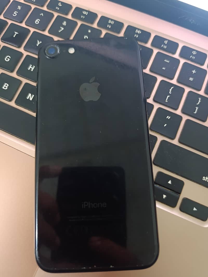 Apple iPhone 7 1