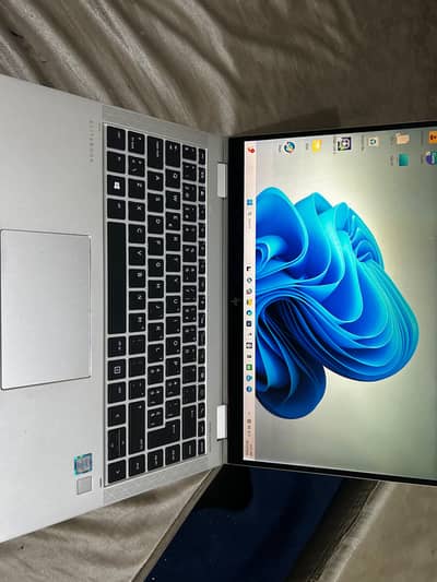 Hp elite book core i5 8th gen 360 touch screen 8 256