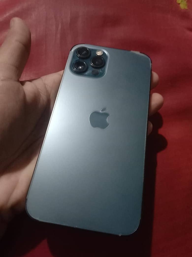 Apple iPhone 12 1