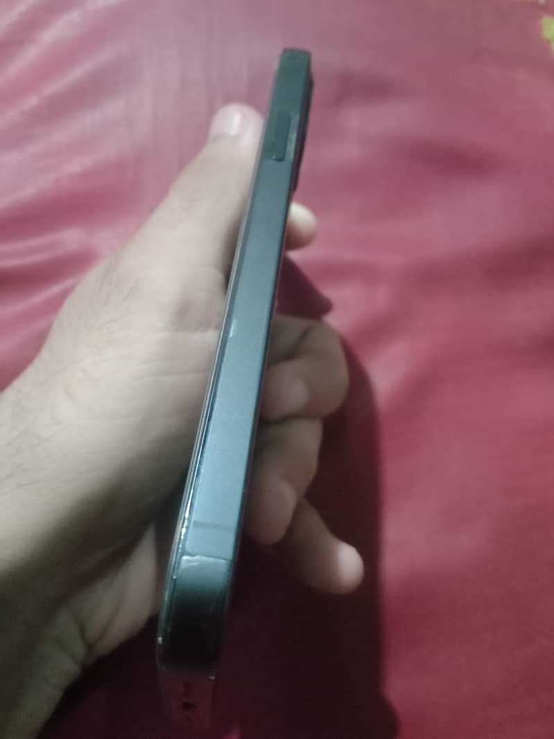 Apple iPhone 12 2