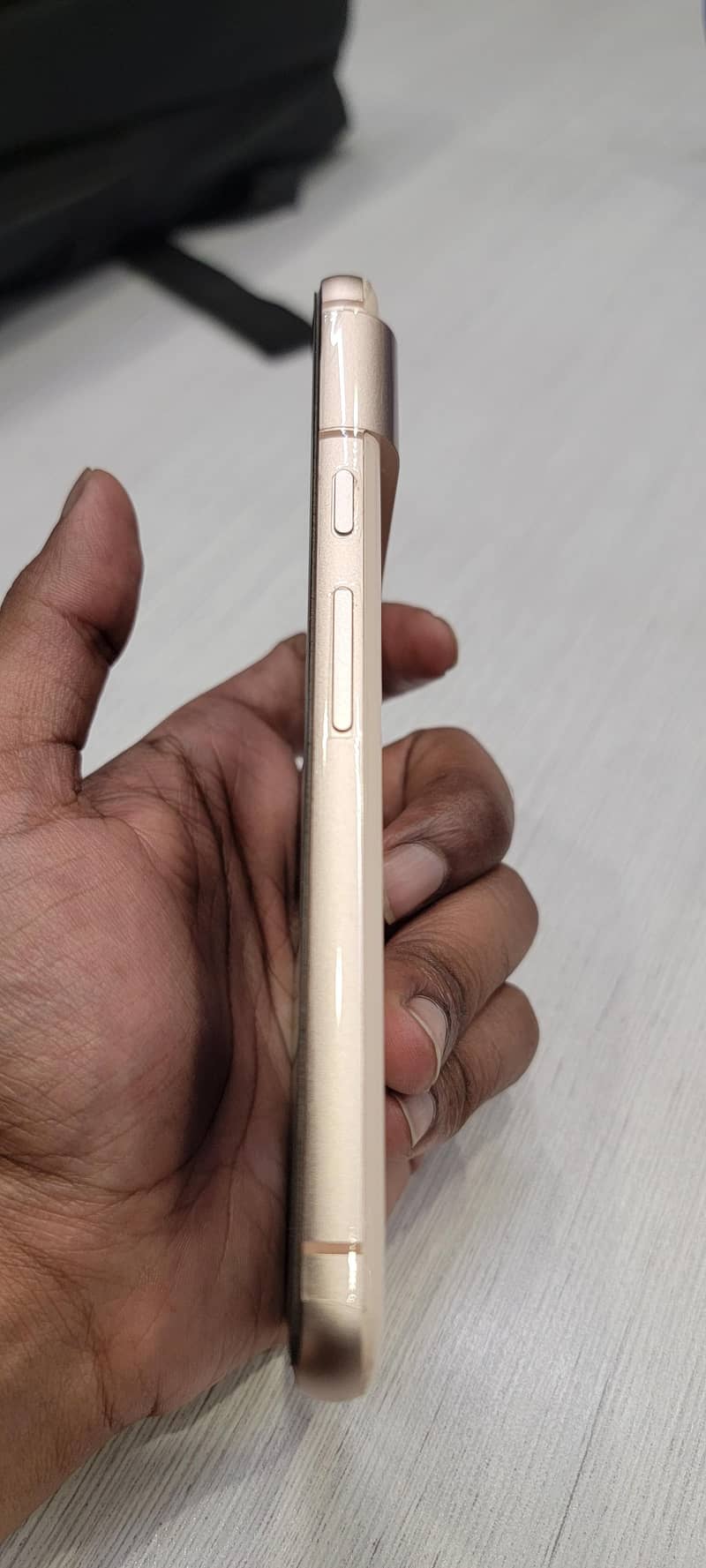 Google Pixel 8 4