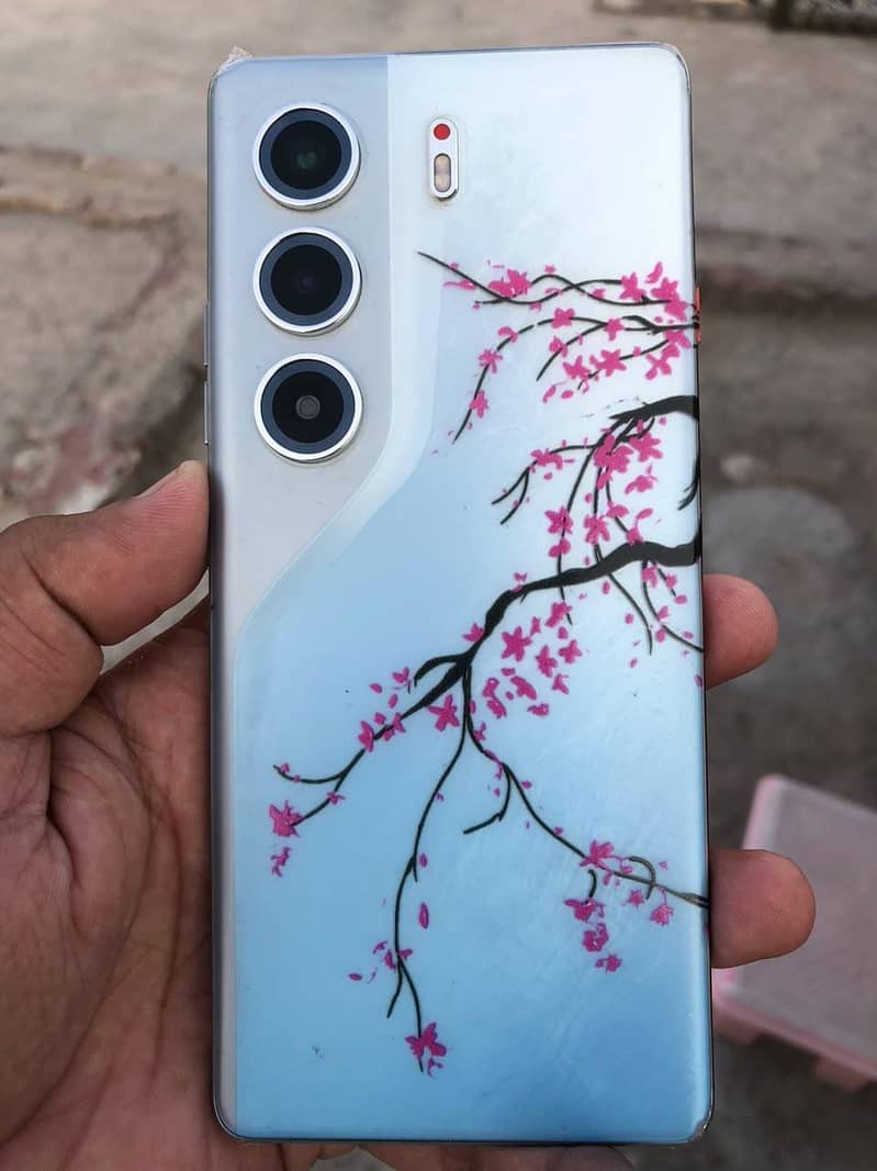 Tecno CAMON 40 Pro 0