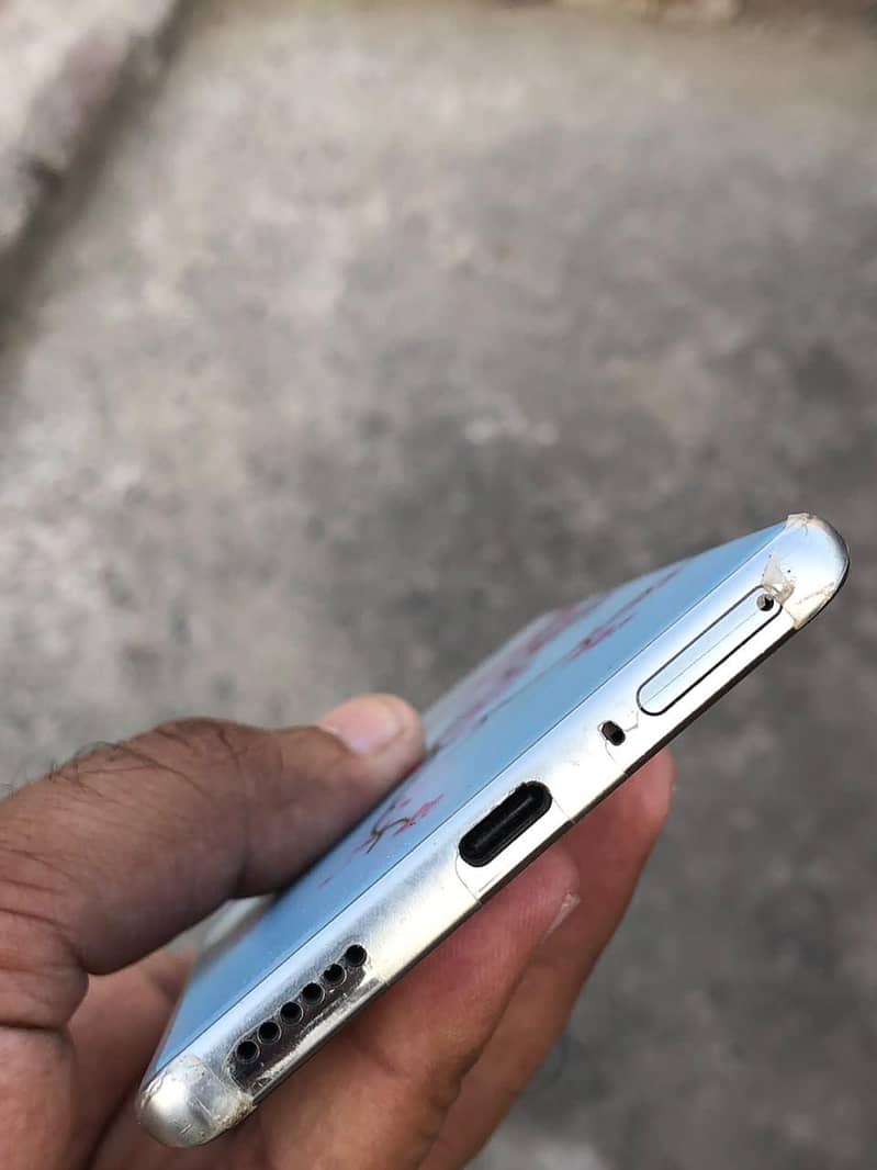 Tecno CAMON 40 Pro 4