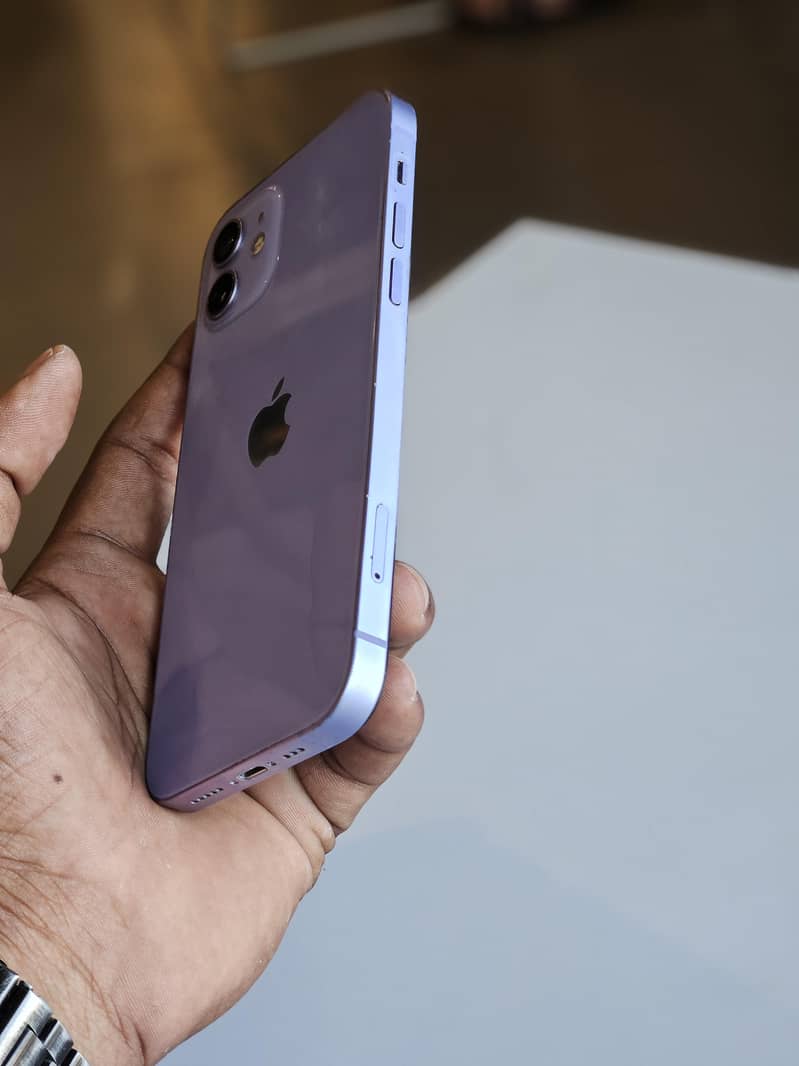Apple iPhone 12 2