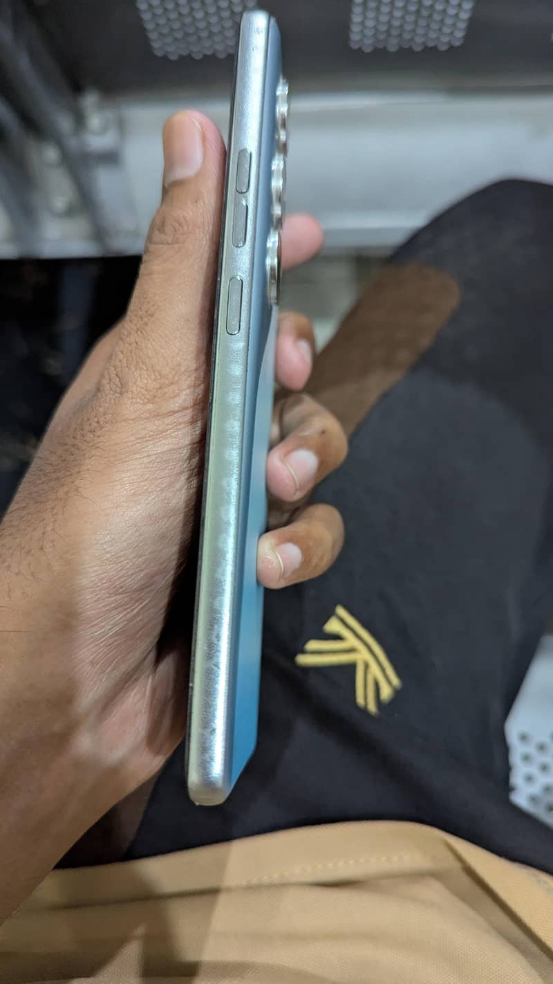 Tecno CAMON 40 1