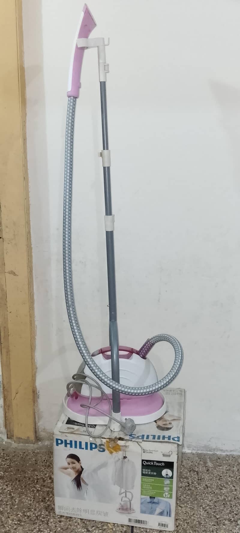 Philips QuickTouch Garment Steamer 3