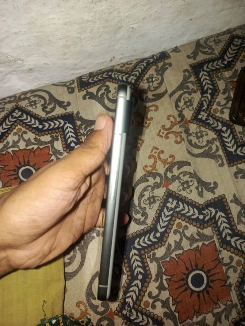 Google Pixel 8 2