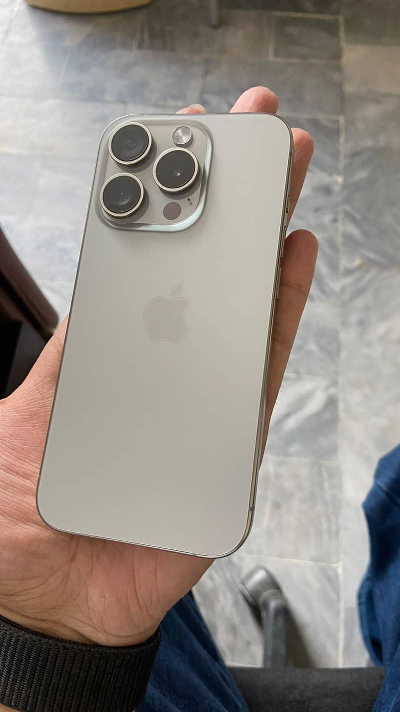 Apple iPhone 15 Pro 2