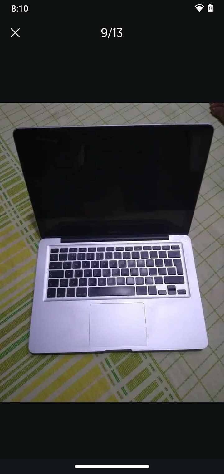 MacBook 4